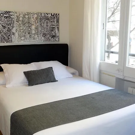 El Ninot Hostel *