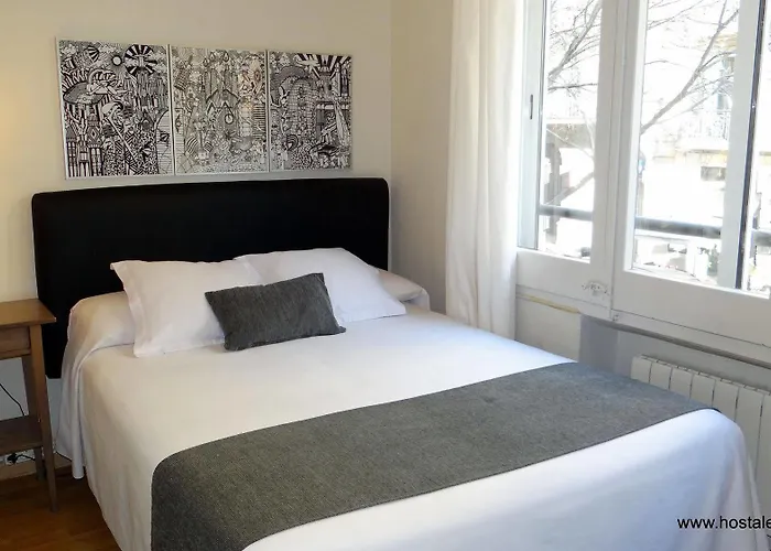 El Ninot Hostel *