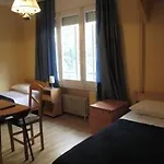 El Ninot Hostel *
