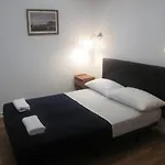 بيت شباب هوستال إل نينوت