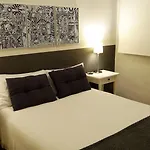 بيت شباب هوستال إل نينوت *