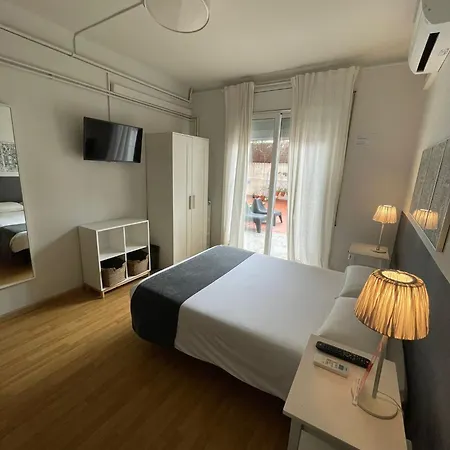 Guest house El Ninot 2*